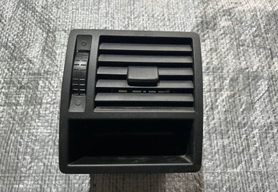 Дефлектор в панель правий VW T5 7E0819204 VAG Фольксваген Т5