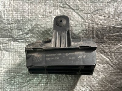 Кронштейн, направляюча переднього бамперу лівий VW T5 7H0807239 VAG Фольксваген Т5