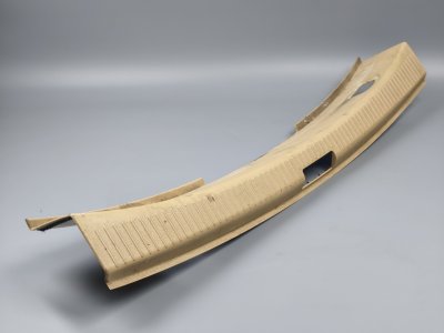 Накладка порога, замка багажника (цвет и состояние уточняйте) 1T0863459A VAG Volkswagen Touran
