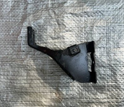 Кронштейн кріплення корпусу повітряного фільтру VW T5 7H0129671 VAG Фольксваген Т5