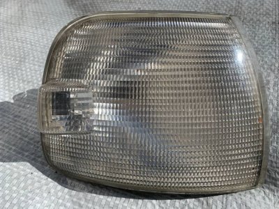 Вказівник повороту правий білий(коса морда) T4 7D0953042F VAG Фольксваген Т4