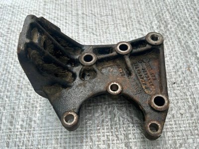 Кронштейн опори, подушки двигуна правий VW T4 074199207B VAG Фольксваген Т4