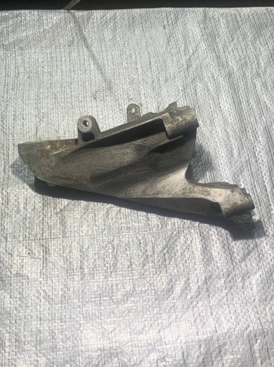 Кронштейн кріплення подушки двигуна задній VW T5 7H0199370 VAG Фольксваген Т5