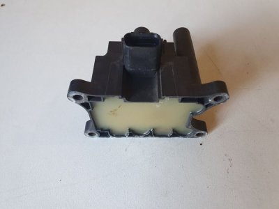 Котушка запалювання 2002-2007 L81318100 Мазда 6
