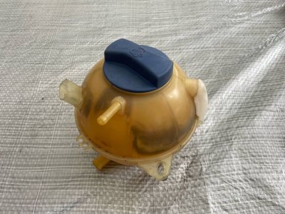 Бачок розширювальний 1997-2006 1.6 бензин 1J0121403B Фольксваген Гольф 4
