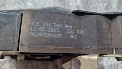 Замок передніх лівих дверей електро в зборі 2003-2014 A6397201635 639 Мерседес Віто-2