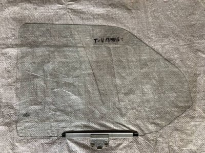 Стекло подъемника передней правой двери VAG 357839571, 701845202 Volkswagen Transporter T4