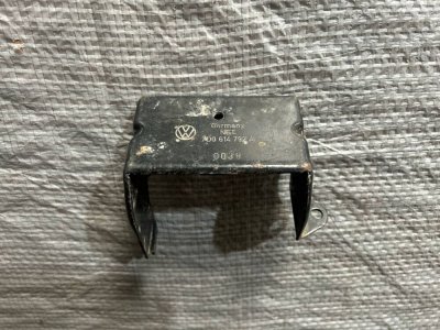 Кронштейн блока АБС VW T4 7D0614792A VAG Фольксваген Т4-1