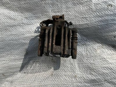 Суппорт тормозний, гальмівний задній правий 1996-2006 1J0615424H Фольксваген Гольф 4