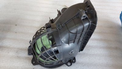 Дифузор, заслонка вентилятора пічки правий, лівий 2014+ T1031967R, T1031964D Рено Трафік3, Опель Віваро, Ніссан Прімастар