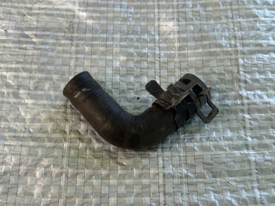Патрубок системи охолодження T4 1991-2003 074121060  VAG Фольксваген Т4