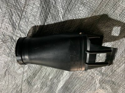 Патрубок дефлектора повітря VW T4 701819721A VAG Фольксваген Т4