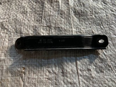 Кронштейн VW T5 070129722E VAG Фольксваген Т5