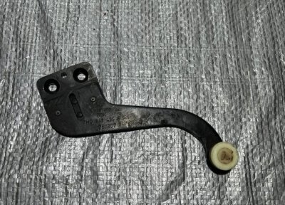 Ролик верхній лівої здвижної дверки VW T5 7H0843435E VAG Фольксваген Т5