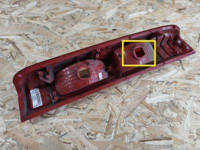 Фонар, ліхтар, вставка задній правий, стоп, поворот(під патрони на 4 вусики) 2006-2014 8200415251 Рено Трафік, Опель Віваро, Ніссан Прімастар-1
