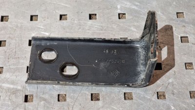Кронштейн кріплення установочної панелі 2.3DCI 2010+ 8200657217 Рено Мастер 3, Опель Мовано, Ніссан NV400