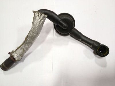 Патрубок сапуна, вентиляції картерних газів 2.2, 2.5 8200403043 Рено Трафік, Рено Мастер 2, Опель Віваро, Ніссан Прімастар