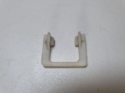 Кліпса кріплення ручки VW 57837242 VAG Фольксваген