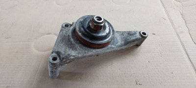 Кронштейн кріплення віскомуфти 2.0 TDI 2011+ 03L145167A Фольксваген Крафтер
