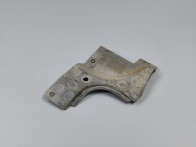 Накладка,захист двигуна правий 1.4TSI 3C0825272B  VAG Фольксваген Пассат B7