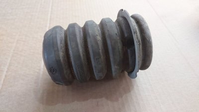 Відбійник ресори задньої 552406838R 2010+ Рено Мастер 3, Опель Мовано, Ніссан NV400