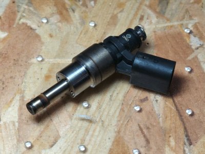 Форсунка паливна бензинова 2.0 TFSI 2005-2015 06F906036A VAG Сеат Алтеа XL