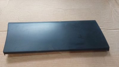 Молдинг задній правої бочини довга база 2014+ 788129036R Рено Трафік 3, Опель Віваро, Фіат Таленто, Ніссан NV 300