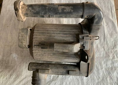 Корпус повітряного фільтру 1990-2003 VW T4 044129607M VAG Фольксваген Т4