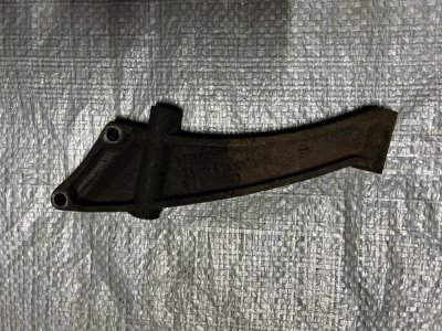 Опора, кронштейн, лапа двигуна VW Т4 02B409905K VAG Фольксваген Транспортер Т4