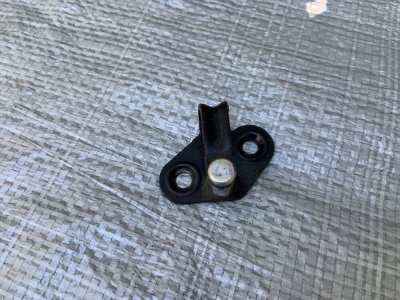 Скоба, петля замка боковых сдвижных дверей VW T4 7D0837767E VAG Volkswagen T4
