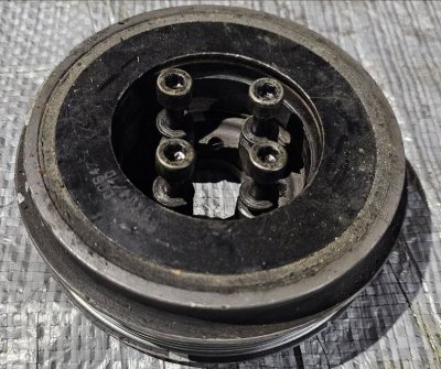 Шків колінвала 1.9 6 доріжок VW T5 038105243 VAG Фольксваген Транспортер Т5