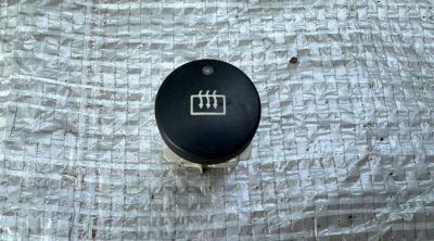 Кнопка увімкнення підігріву заднього скла  9644851077 Сітроен Берлінго, Пежо Партнер