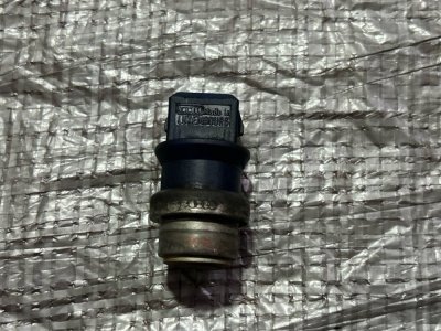 Датчик температури(4 контакти) системи охолодження VW T4 701919369 VAG Фольксваген Т4