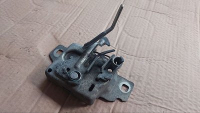 Замок капоту 656018201R, 8200497783 Рено Кенго 2008+