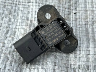 Датчик тиску у впускному колекторі 2.0 VW T5 03C906051F VAG Фольксваген Т5