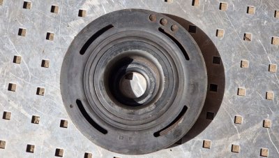 Шків колінвалу 2.5 DCI 7 пк 2006+ 8200458171, 8200207435, 8200555549, 8200664350, 8200802666 Рено Трафік, Опель Віваро, Ніссан Прімастар