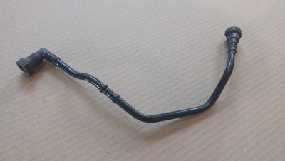 Трубка паливна від баку 3C0201293F VAG Фольксваген Пассат B7