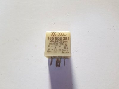 Реле 30 паливного насосу VW 165906381 VAG Фольксваген