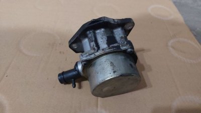 Вакуумний насос 1.5 К9К 8201005306, 8200577807 Рено Меган, Кенго-1
