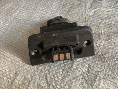 Контактна група зад дверей лівих (папа) VW T6 7E0907437 VAG Фольксваген Т6