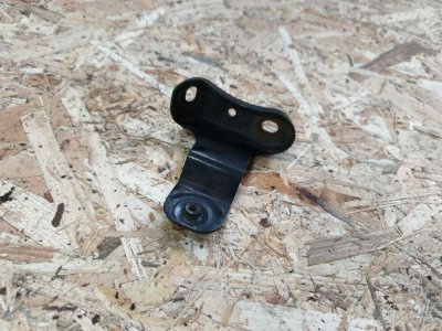 Кронштейн для крепления бачка омывателя VW 1K0199588 VAG Volkswagen Caddy, Touran-1