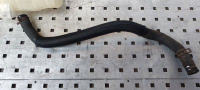 Шланг, патрубок розширювального бачка нижній 1.5DCI 2008+ 8200837190 Рено Кенго 2