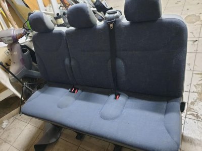 Диван, сидіння, ряд сидінь в салон(колір і стан уточнювати) 880108018R Рено Трафік, Опель Віваро, Ніссан Прімастар