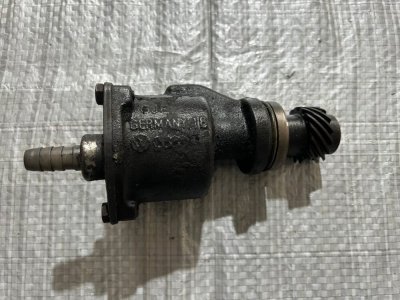 Вакуумний насос 1.9 VW T4 028207A VAG Фольксваген Т4