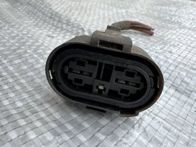 Фішка, розєм реле регулювання обертів вентилятора T4 701973303A VAG Фольксваген Т4
