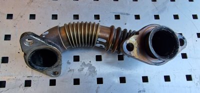 Трубка системи рециркуляції відпрацьованих газів, ЕГР, EGR 1.6 dсi, 2.3 dсi 2010+ бітурбо 147252403R Рено Трафік 3, Рено Мастер 3, Опель Віваро, Фіат Таленто, Ніссан NV 300-2
