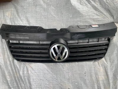 Решітка радіатору передня VW T5 7H0807101 VAG Фольксваген Т5