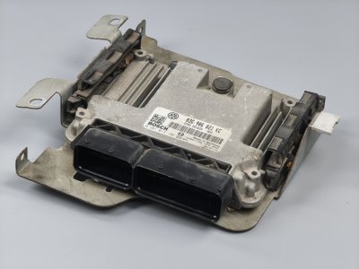 Блок управления двигателем, «мозг», ЭБУ 03G906021KC VAG Volkswagen
