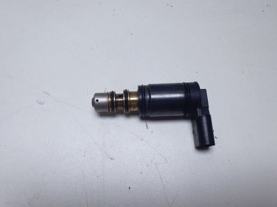 Клапан, регулятор компресора кондиціонеру 2.5 1K0260859F Фольксваген Крафтер-1