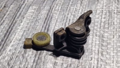 Фіксатор ролика здвижної дверки низ 2003-2014 A6397300316 639 Мерседес Віто